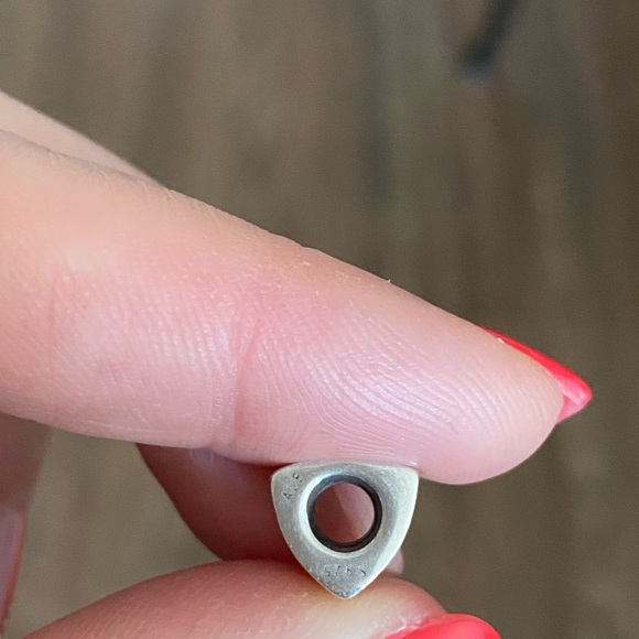 Pandora Charm - Letter V - Picture 3 of 4